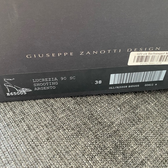 Giuseppe Zanotti Lucrezia silver spiked heels - Picture 3 of 5
